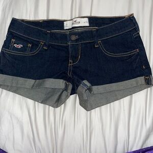 NEVER WORN Low-Rise Hollister Shorts